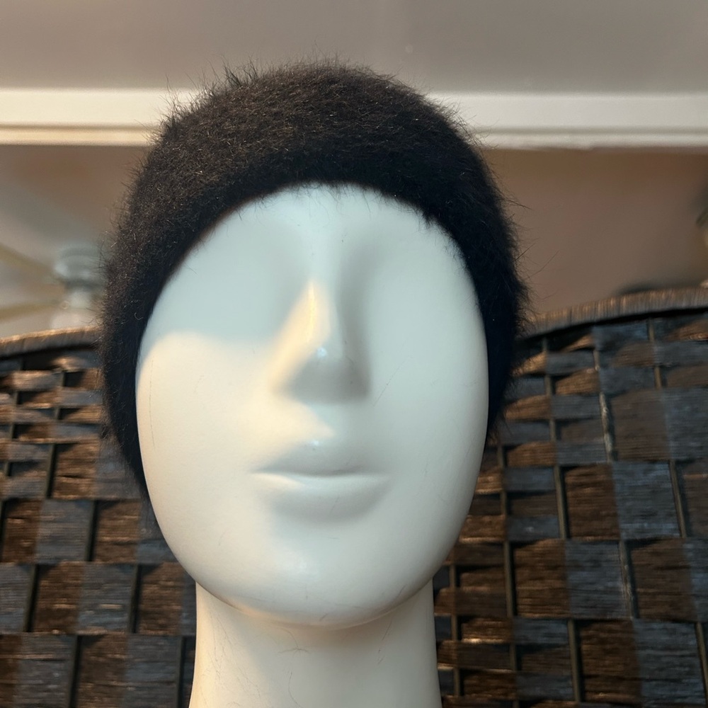 rabbit fur blend black beanie hat - Picture 2 of 6